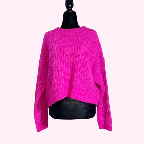 American Eagle Hot Barbie Pink Chunky Knit Long Sleeve Pullover Sweater - Picture 2 of 8